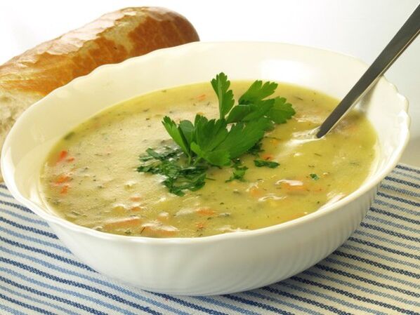 Пире супа од поврћа са репом у менију исхране за пиће за мршављење