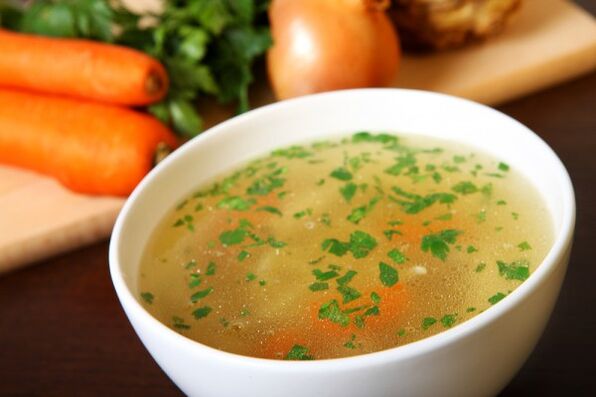 Супа од месне чорбе је укусно јело на менију исхране за пиће